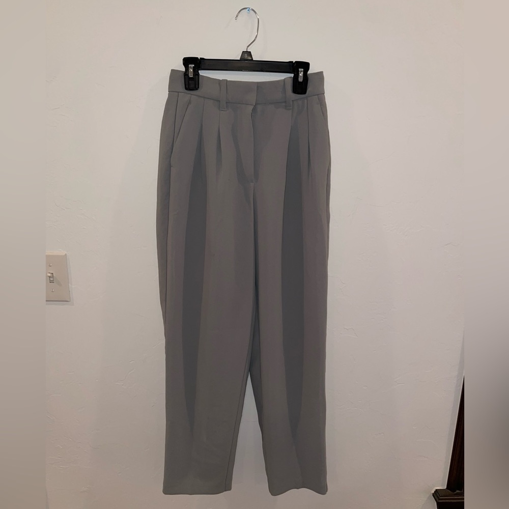 Aritzia Wilfred Carrot pants